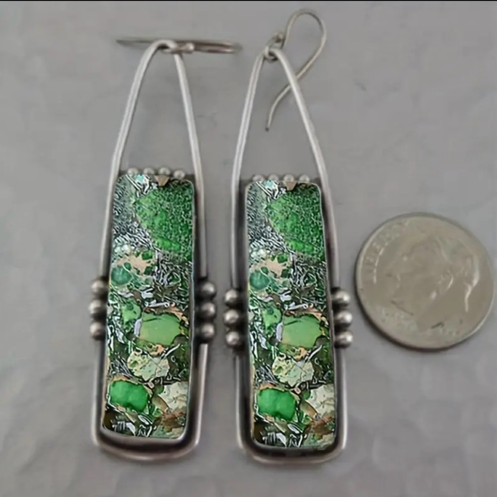 Green Stone Look Drop Earrings Geometric Dangle Alloy Statement Earrings - Picture 3 of 3